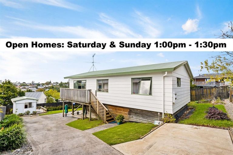 Photo of property in 1 Maywood Crescent, Glen Eden, Auckland, 0602