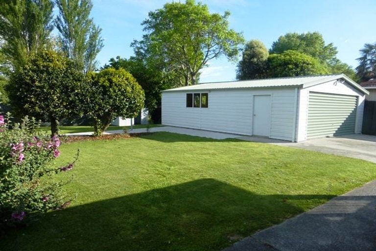 Photo of property in 19 Canberra Place, Redwood, Christchurch, 8051