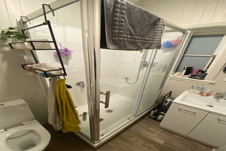 Photo of property in 2 Kawaka Street, Riccarton, Christchurch, 8041