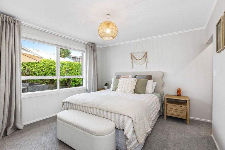 Photo of property in 2/28 Bay Street, Red Beach, 0932