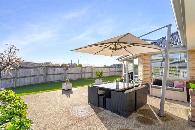 Photo of property in 38 Gilbransen Road, Kumeu, 0810