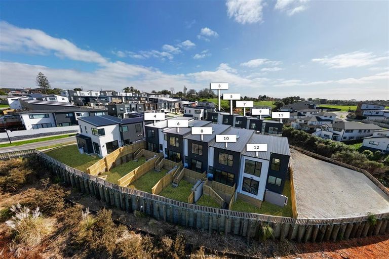 Photo of property in 10 Kautawa Lane, Massey, Auckland, 0614