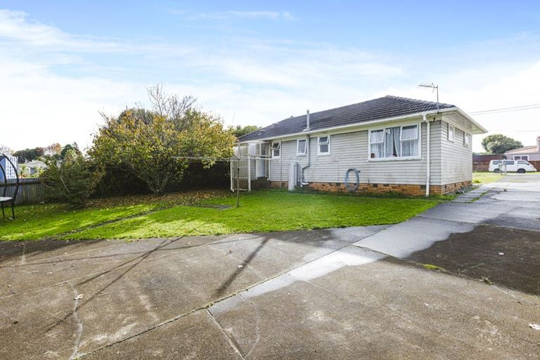 Photo of property in 5 Clendon Avenue, Papatoetoe, Auckland, 2025