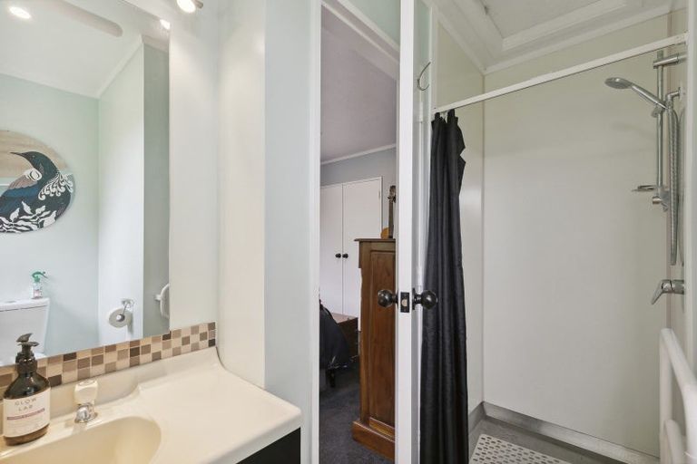 Photo of property in 21 Admiralty Street, Crofton Downs, Wellington, 6035