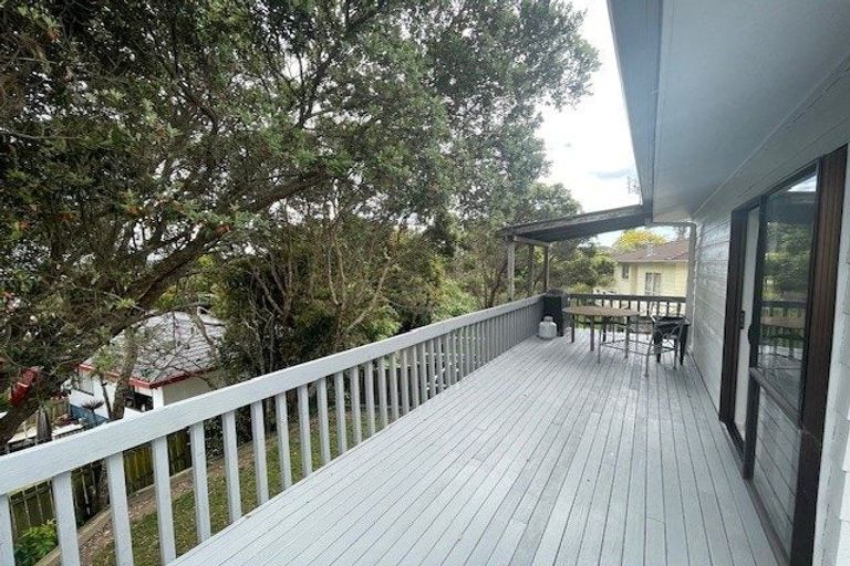 Photo of property in 6 Andros Place, Unsworth Heights, Auckland, 0632