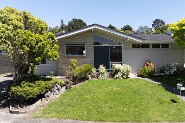 Photo of property in 4 Chudleigh Grove, Churton Park, Wellington, 6037