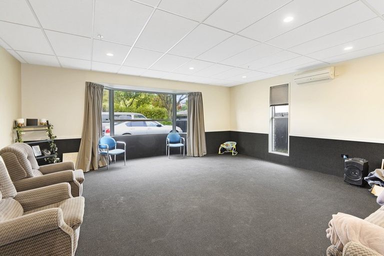 Photo of property in 8 Kowhai Terrace, Saint Martins, Christchurch, 8022