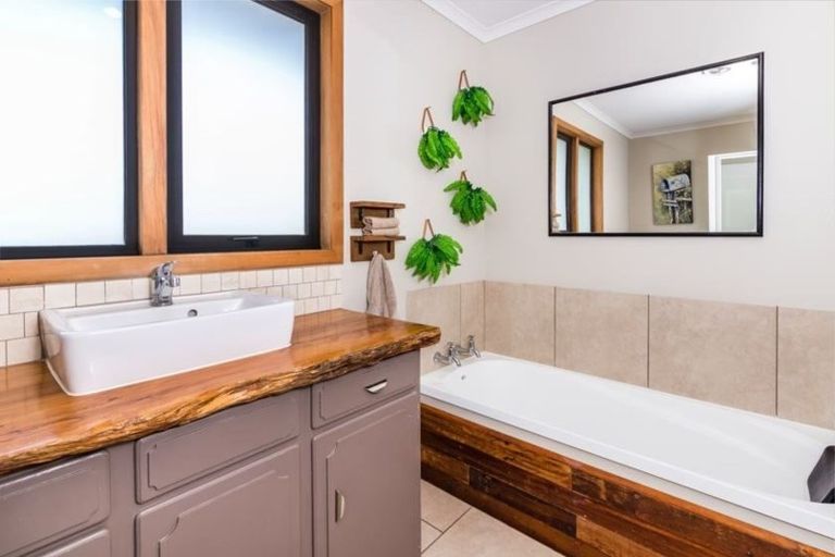 Photo of property in 445 Otake Road, Marotiri, Taupo, 3377