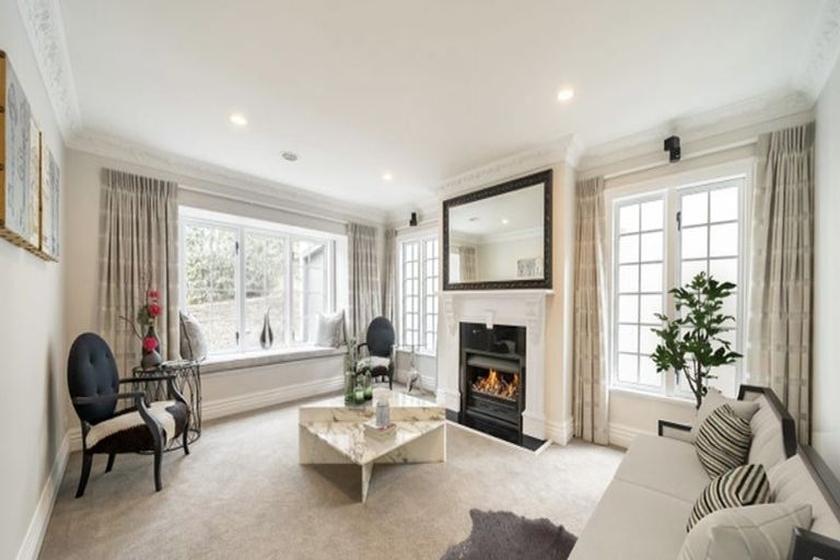 Photo of property in 29 Padnell Crescent, Paparangi, Wellington, 6037