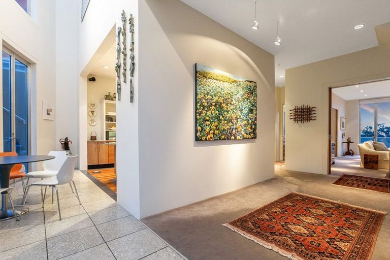 Photo of property in 6 Wesley Road, Kelburn, Wellington, 6012