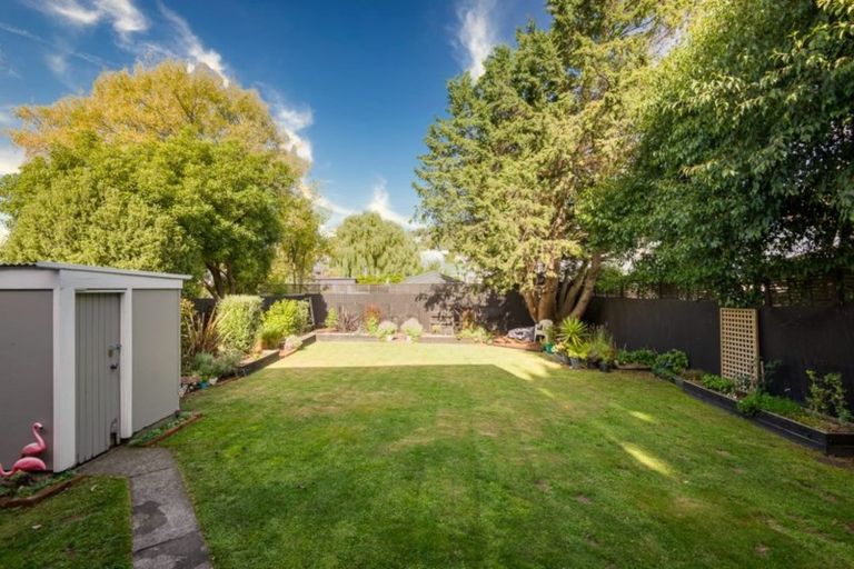 Photo of property in 37 Kowhai Terrace, Saint Martins, Christchurch, 8022