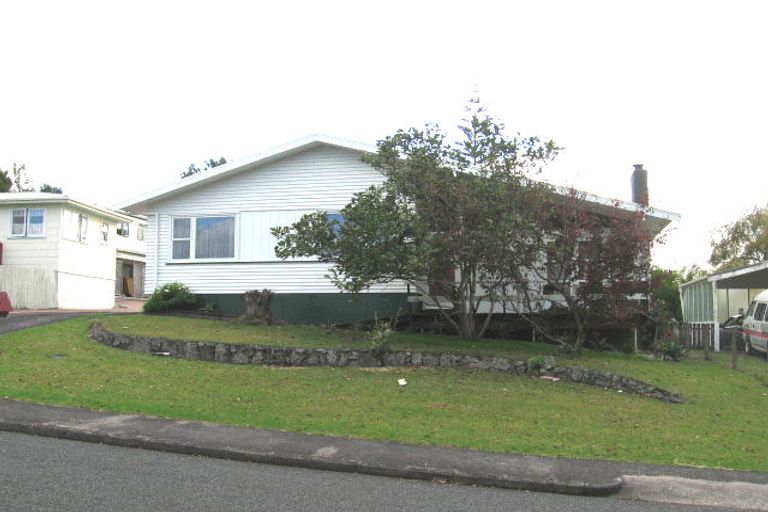 Photo of property in 8 Dawnhaven Drive, Te Atatu Peninsula, Auckland, 0610