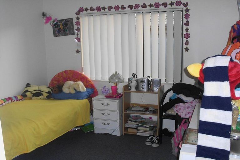 Photo of property in 6 Maadi Place, Papakura, 2110