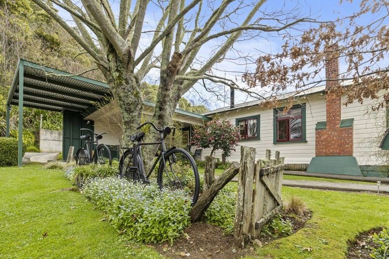 Photo of property in 87 Main Rd Havelock, Havelock, 7100