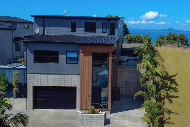 Photo of property in 57 Hawaiian Parade, Arkles Bay, Whangaparaoa, 0932