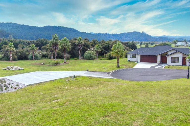 Photo of property in 75 Pinehurst Drive, Pauanui, Hikuai, 3579