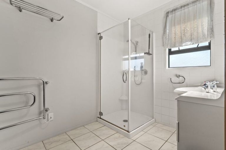 Photo of property in 21 Tatariki Street, Rosehill, Papakura, 2113