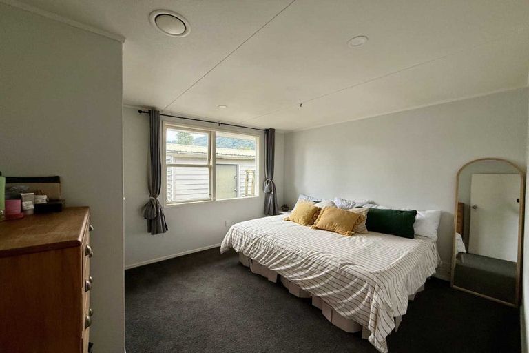 Photo of property in 4 Jade Place, Pukehangi, Rotorua, 3015