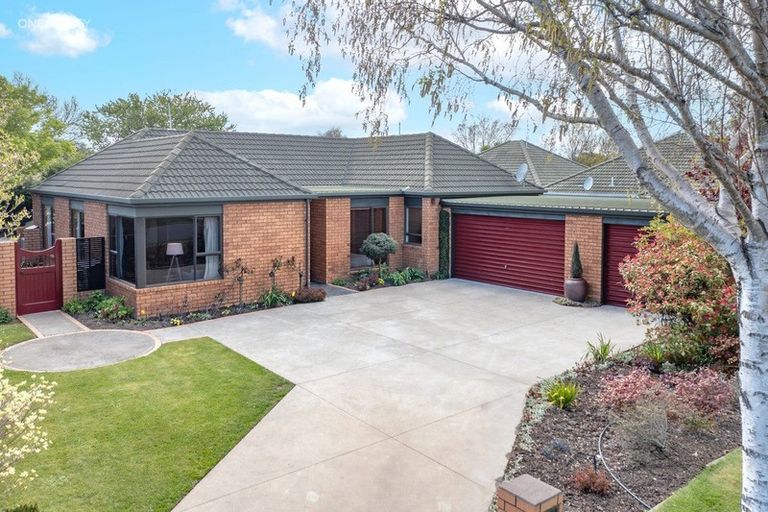 Photo of property in 8 Kedleston Drive, Avonhead, Christchurch, 8042