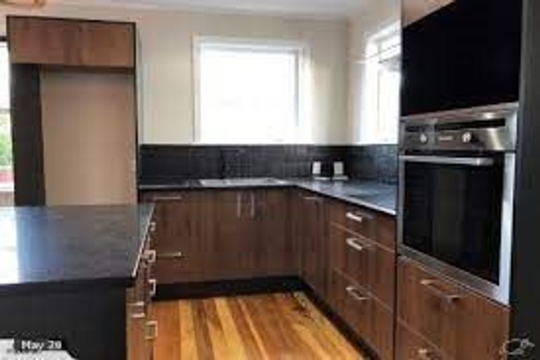 Photo of property in 496 Don Buck Road, Massey, Auckland, 0614