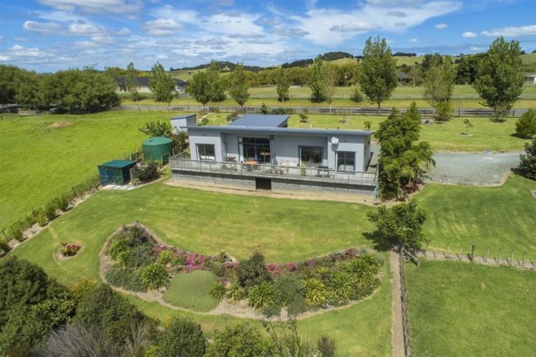 Photo of property in 81 Jumna Road, Maungaturoto, 0587