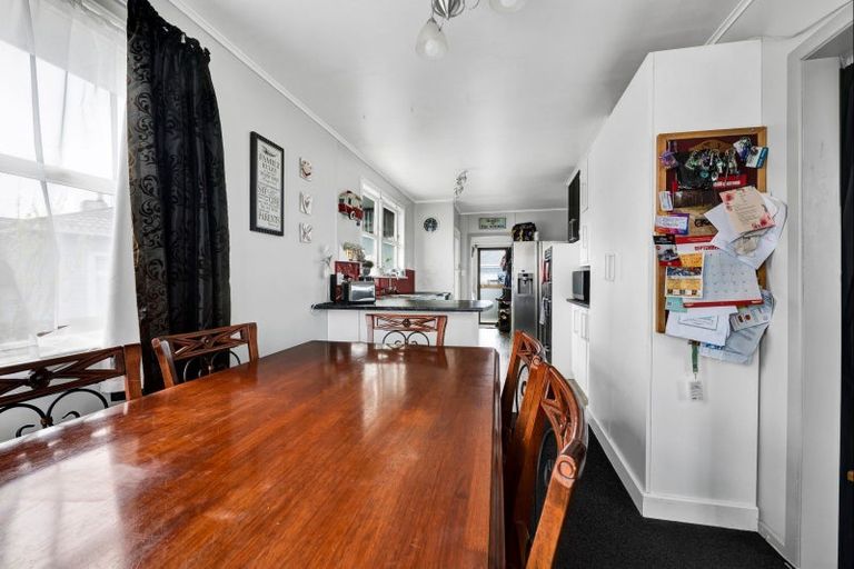 Photo of property in 65 Cloten Road, Stratford, 4332