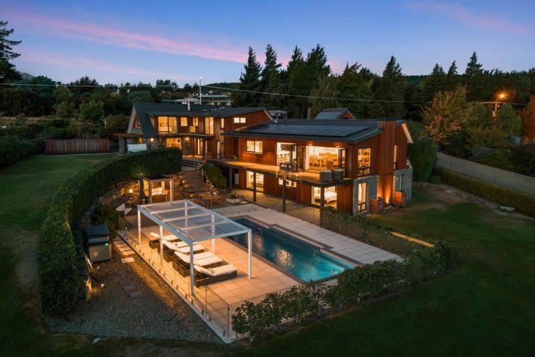Photo of property in 314 Beacon Point Road, Wanaka, 9305