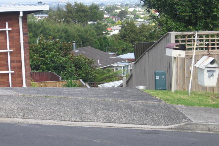 Photo of property in 1/6 Girrahween Drive, Totara Vale, Auckland, 0629