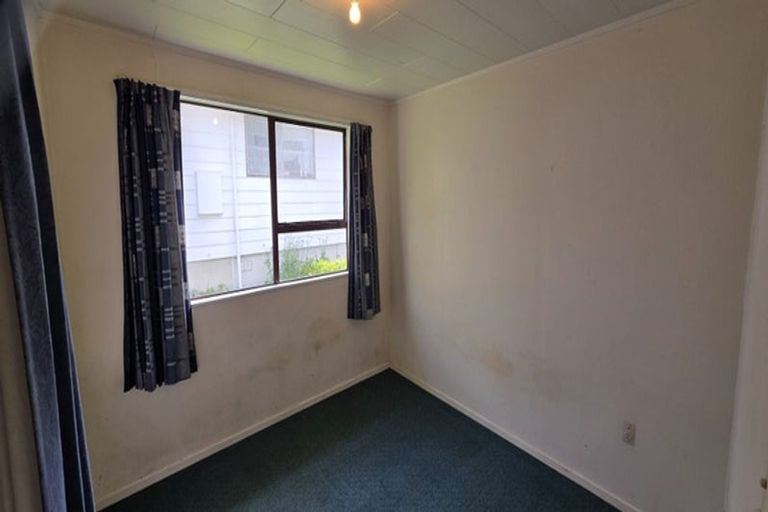 Photo of property in 4 Whitby Place, Westown, New Plymouth, 4310