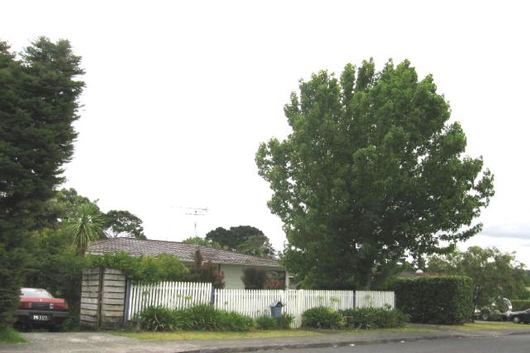 Photo of property in 31 Flaxdale Street, Birkdale, Auckland, 0626