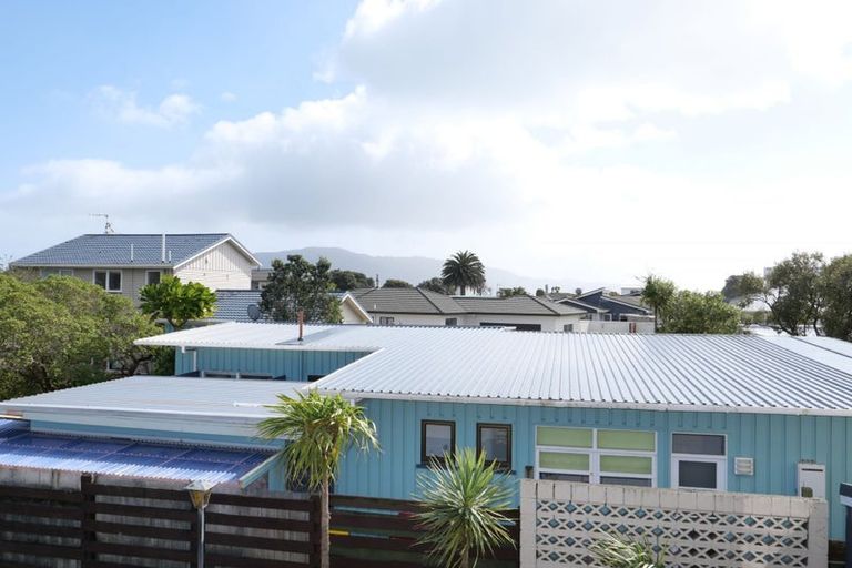 Photo of property in 2/10 Watson Drive, Paraparaumu Beach, Paraparaumu, 5032