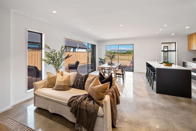 Photo of property in 37 Frank Ernest Crescent, Prebbleton, 7604