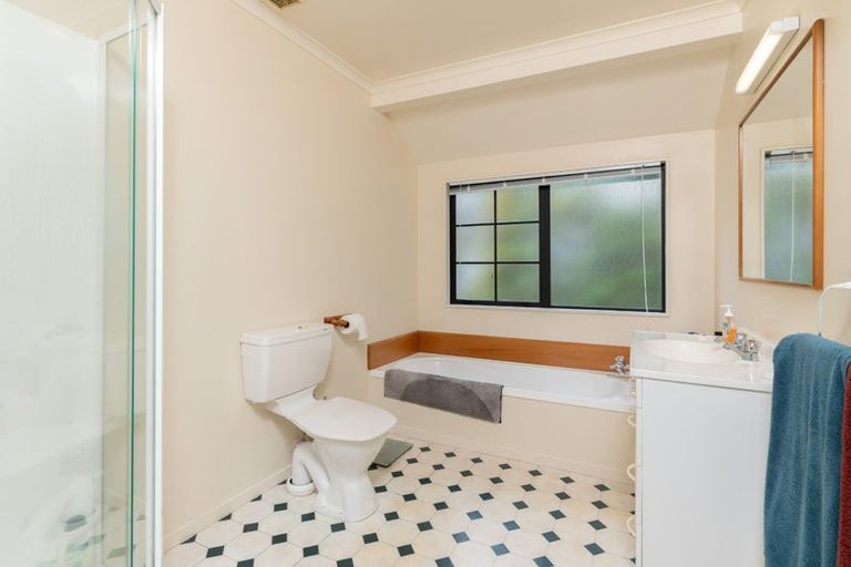 Photo of property in 17 Corsham Grove, Churton Park, Wellington, 6037