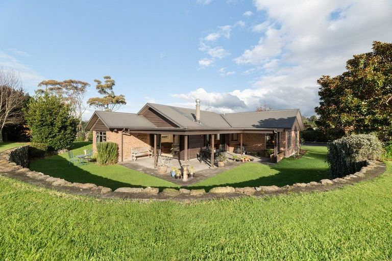 Photo of property in 8r Bradley Avenue, Pyes Pa, Tauranga, 3112
