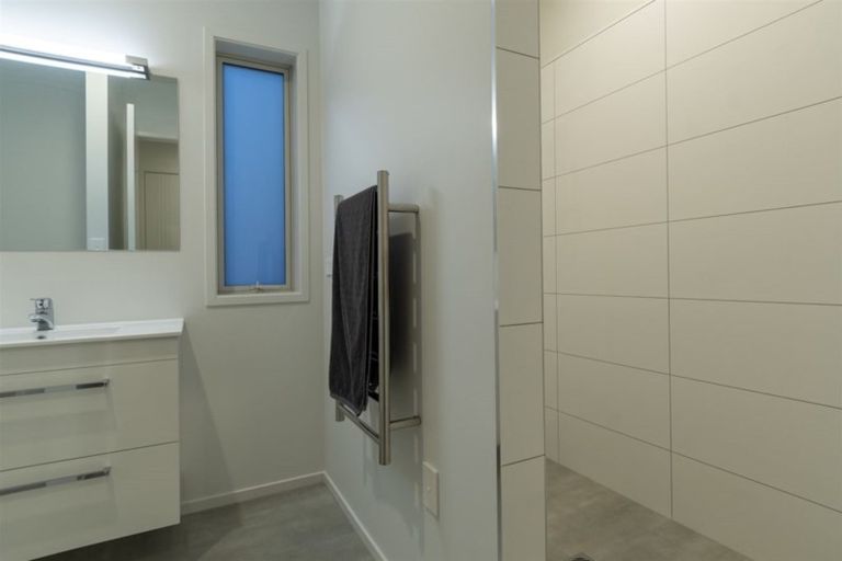 Photo of property in 76 Edgecumbe Road, Tauranga, 3110