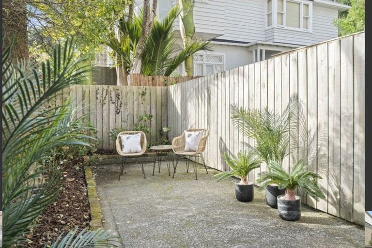 Photo of property in 5 Grass Street, Oriental Bay, Wellington, 6011