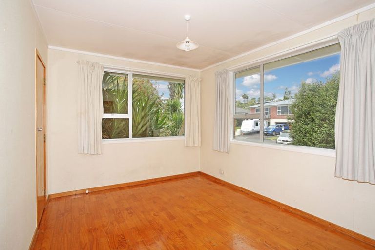 Photo of property in 19 Hamlet Place, Pukekohe, 2120