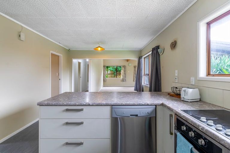 Photo of property in 53 Rua Road, Glen Eden, Auckland, 0602