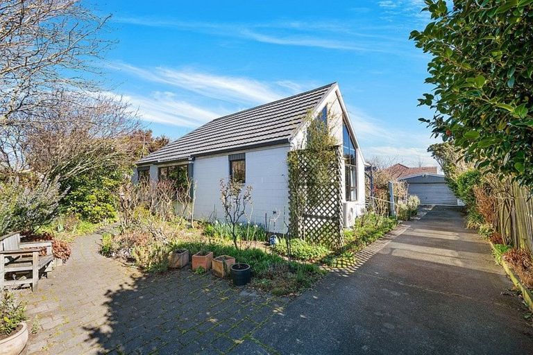 Photo of property in 23 Camrose Place, Ilam, Christchurch, 8041