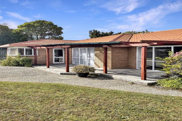 Photo of property in 4 Knightsbridge Place, Taradale, Napier, 4112