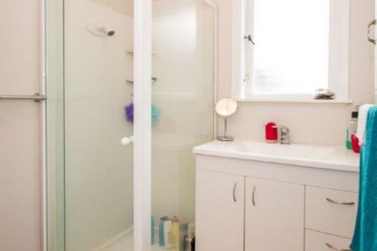 Photo of property in 15 Surrey Street, Manurewa, Auckland, 2102