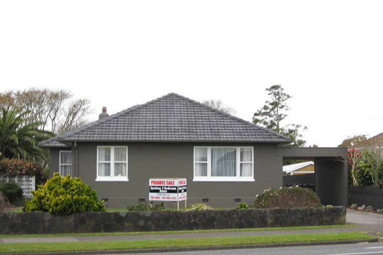 Photo of property in 167 Mangorei Road, Merrilands, New Plymouth, 4312