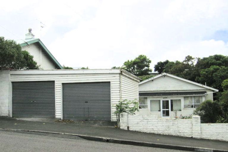 Photo of property in 36 Tamar Street, Island Bay, Wellington, 6023