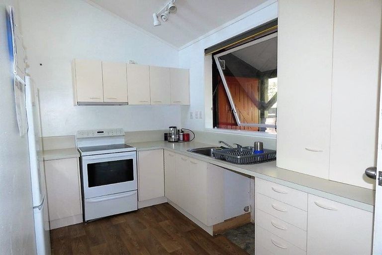 Photo of property in The Triangle, 7/33 Halswater Drive, Churton Park, Wellington, 6037