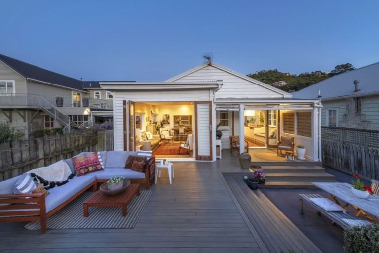 Photo of property in 90 Tiber Street, Island Bay, Wellington, 6023