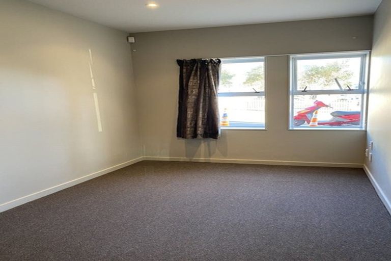 Photo of property in 41u2 Home Street, Mount Victoria, Wellington, 6011