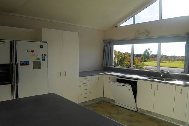 Photo of property in 300 Manly Street, Paraparaumu Beach, Paraparaumu, 5032