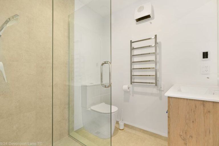 Photo of property in 9/24 Devonport Lane, St Albans, Christchurch, 8014