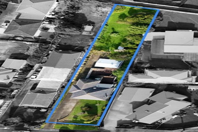 Photo of property in 60 Glengarry Road, Glen Eden, Auckland, 0602
