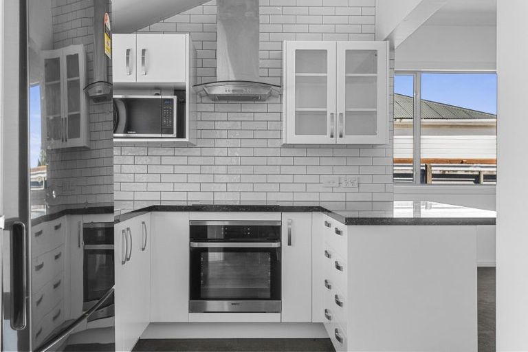 Photo of property in 32 Wilson Street, Islington, Christchurch, 8042